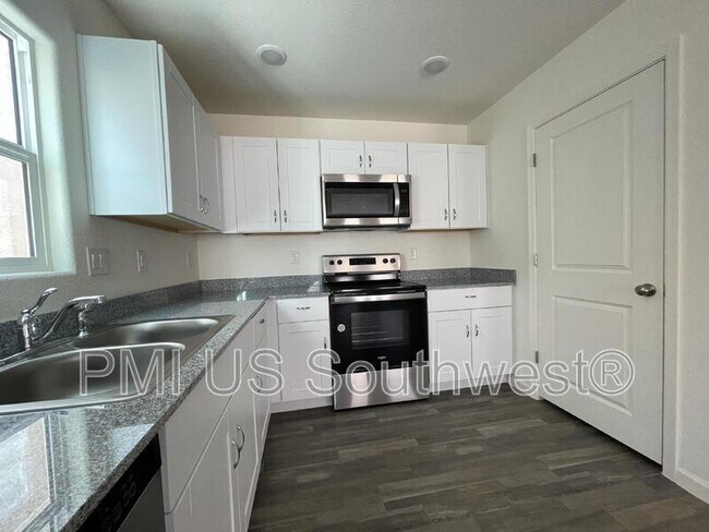 Building Photo - 2409 Granite Cir