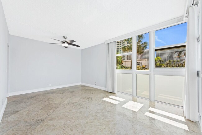 Building Photo - 3003 Terramar St