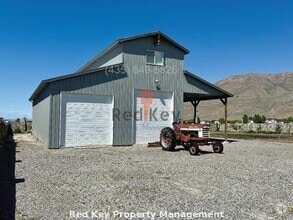 Building Photo - Adobe Rock Dr. Fully Furnished