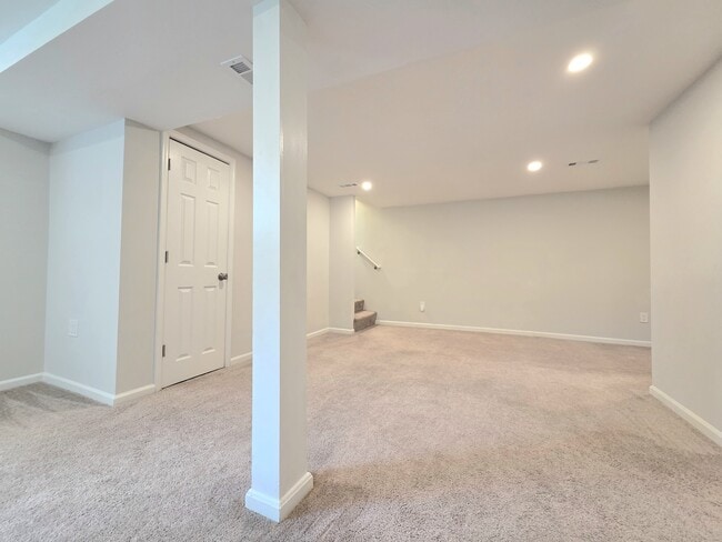 Building Photo - 10810 Norman Ave