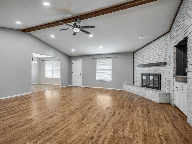 Building Photo - Updated 4-Bedroom Home with Spacious Layout & Modern Touches