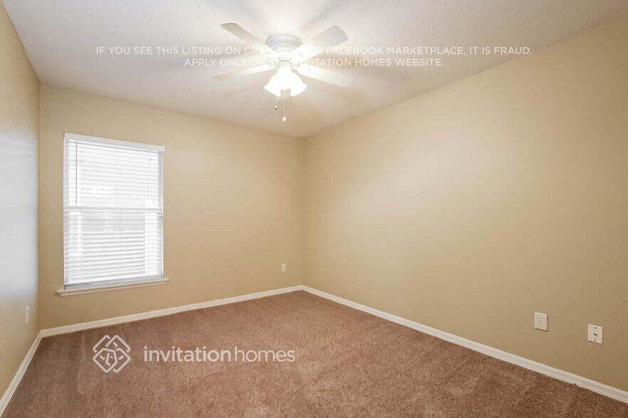 Building Photo - 2055 Golden Ivy Way