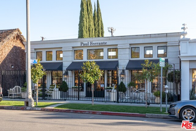 Building Photo - 8470 Waring Ave