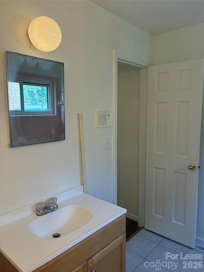 Building Photo - 2334 Senior Dr