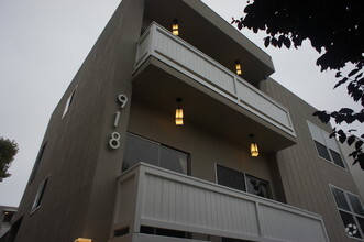 Building Photo - 918 7th St. Santa Monica, CA