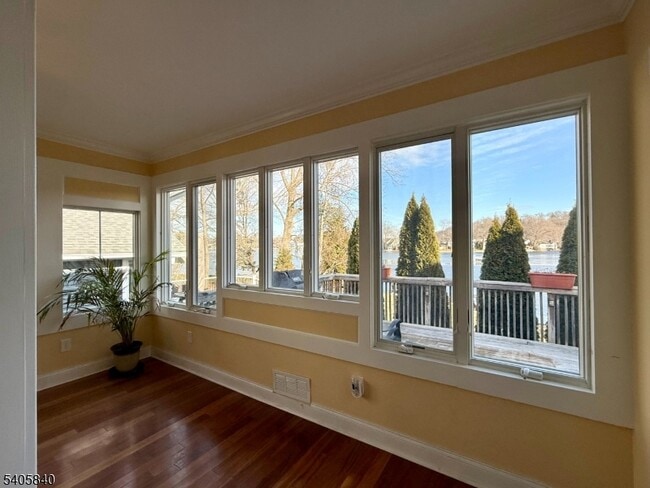 Building Photo - 40 W Shore Rd