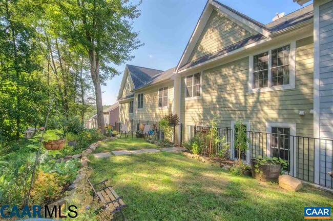 Building Photo - 164 Brookwood Dr