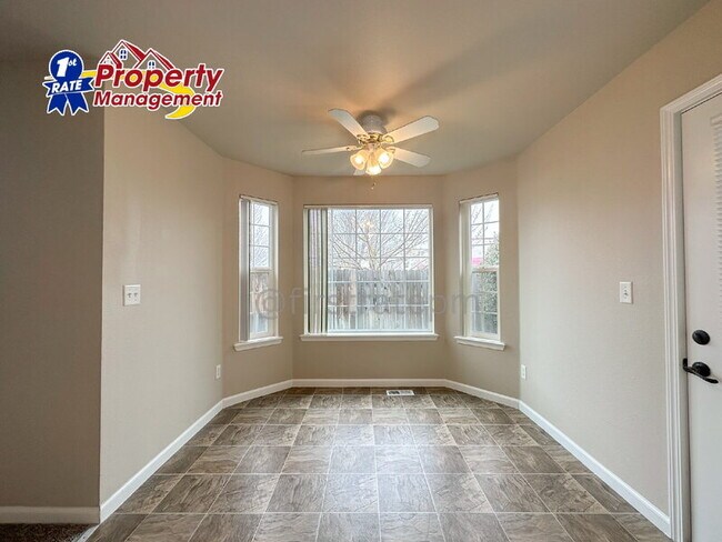 Building Photo - 10151 W Garverdale Ln