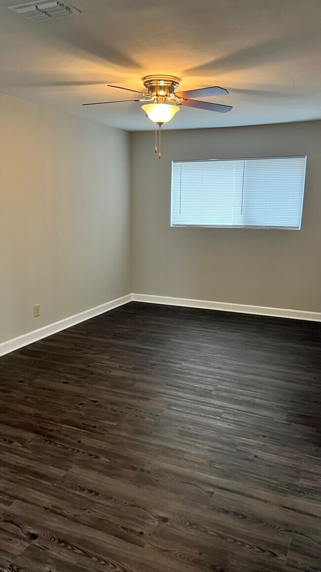 Building Photo - 5914 Magnes Ln