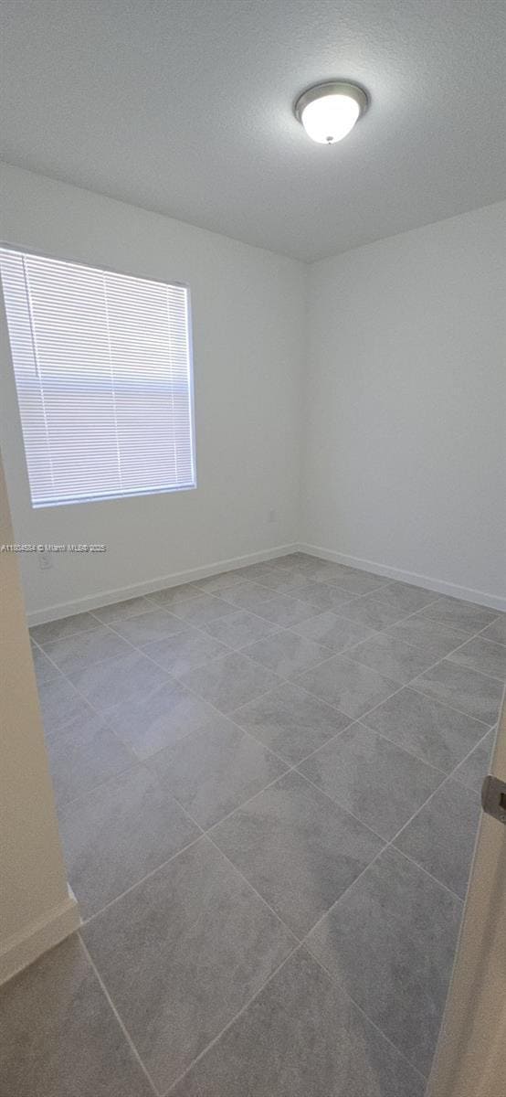Building Photo - $2,500 1162 SE 1st Ter