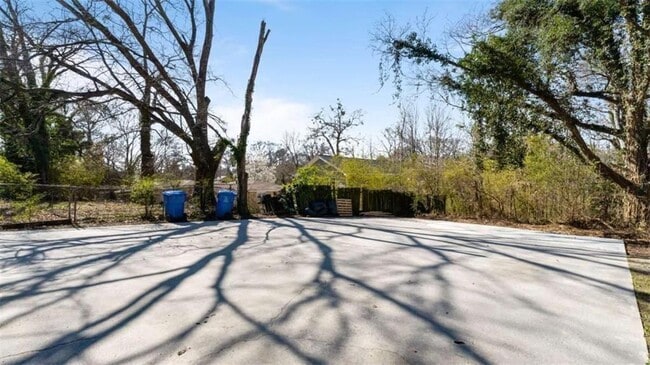 Building Photo - 848 Ridge Ave NW