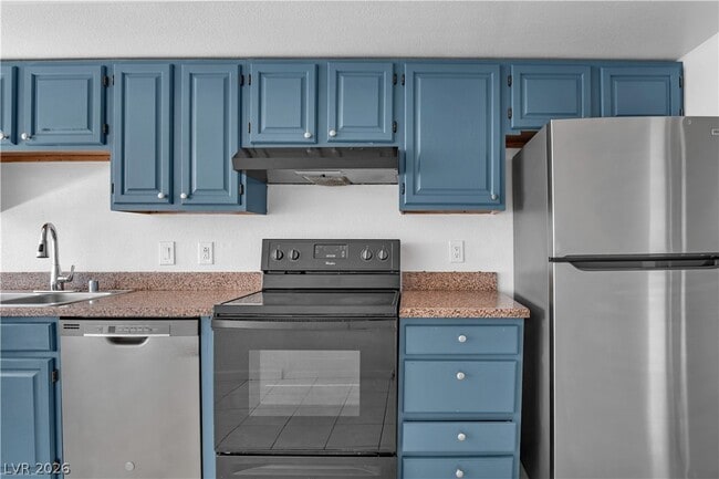 Building Photo - 2221 N Jones Blvd