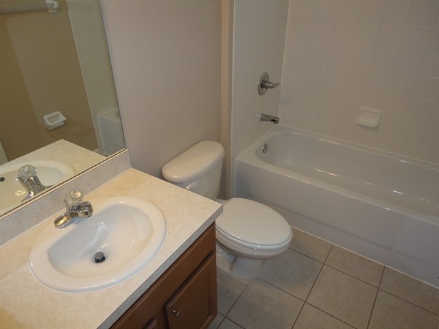 Building Photo - 30652 Palmerston Pl