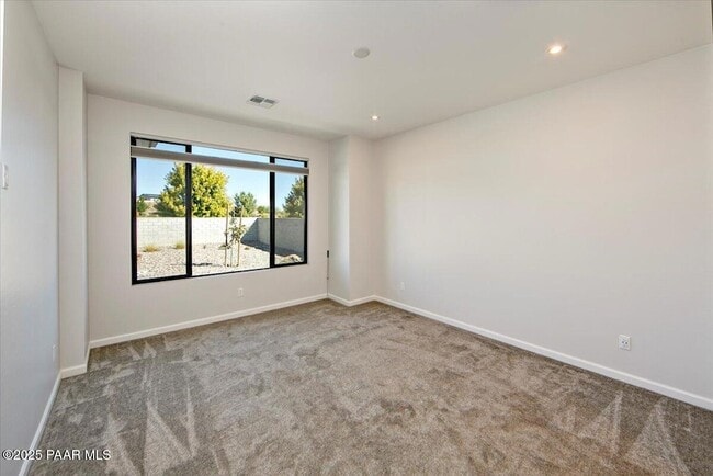 Building Photo - 5744 E Killen Loop