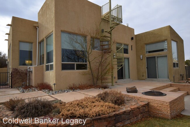 Building Photo - 3 br, 2.5 bath House - 1912 Quail Run Rd NE