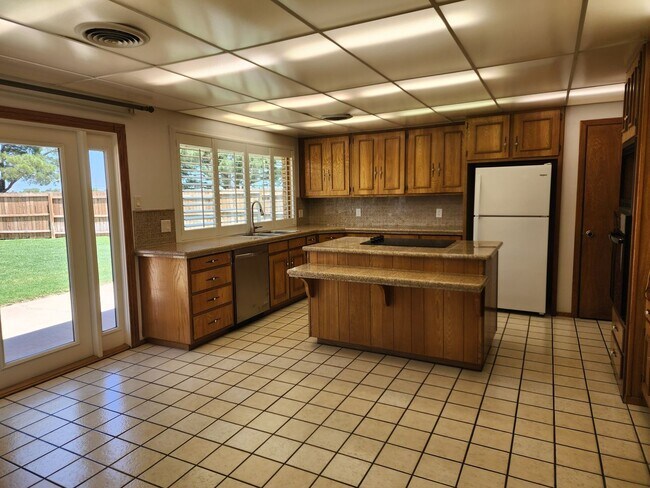 Building Photo - 516 Diamondhead Dr