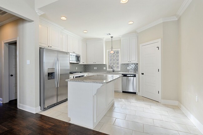 Building Photo - 4 bedroom in Lexington Park