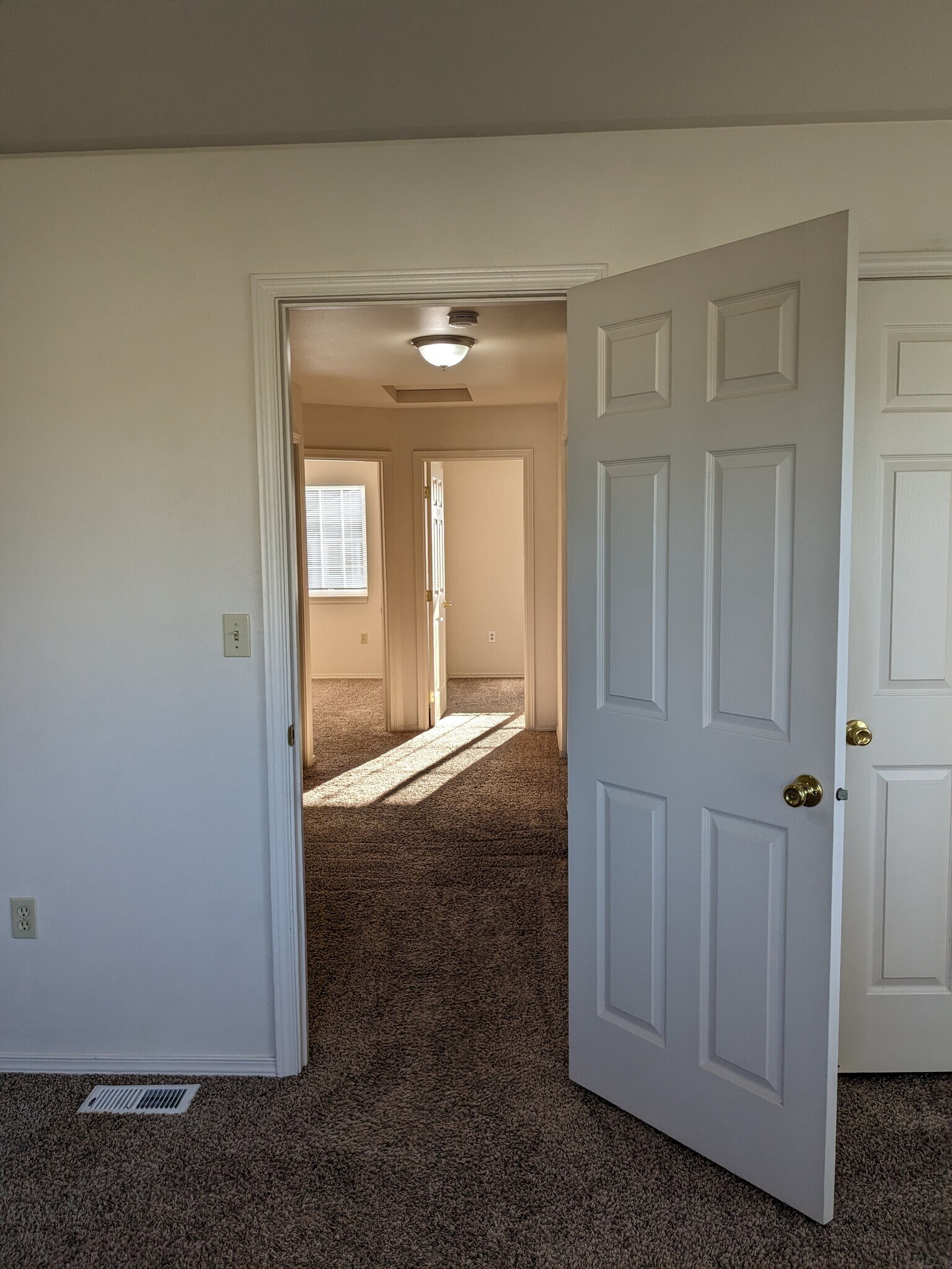 Hallway from master bdrm - 1571 Kibler Ave