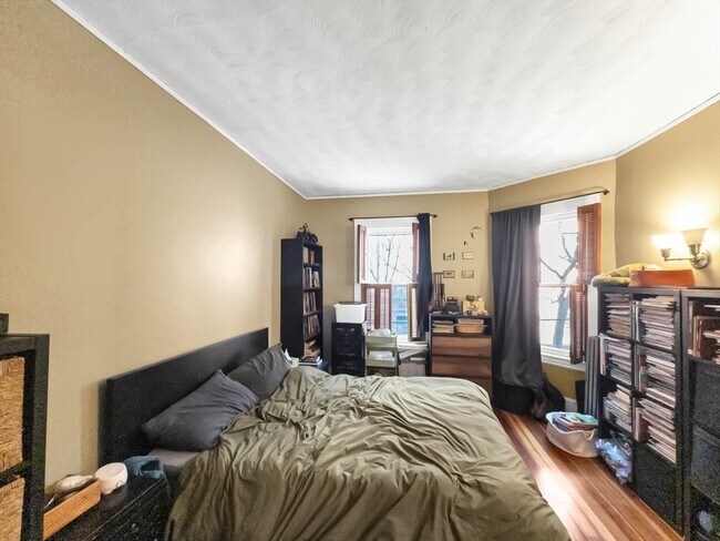 Building Photo - 27 Lakeville Rd