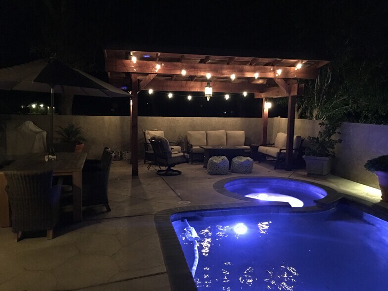 Building Photo - 672 Garland Court