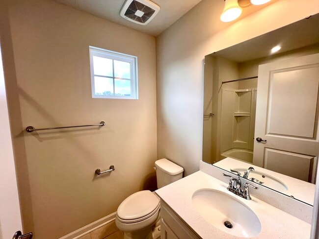Building Photo - 3 Bed 3 Bath- Mars PA