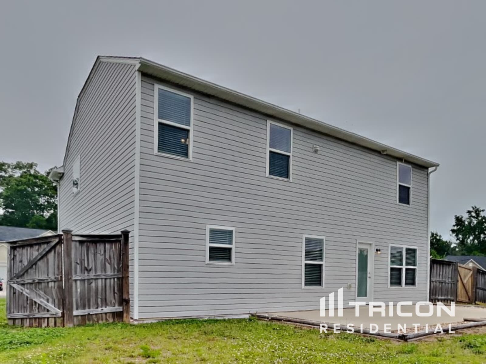 Building Photo - 335 Thistle Downs Dr