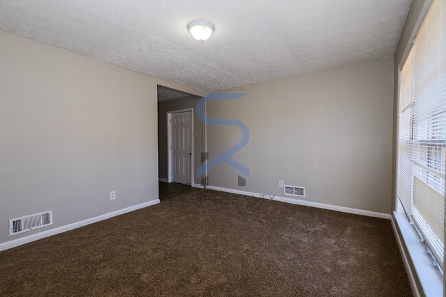 Building Photo - Move in before December 31st and get $100 OFF your rent for the first 3 months — PLUS a $250 Amaz...