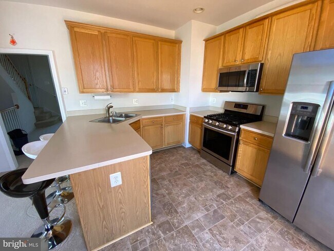 Building Photo - 43811 Tattinger Terrace