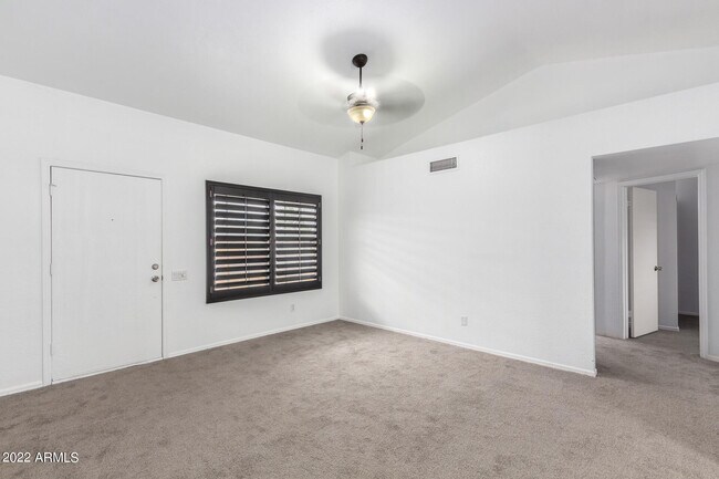 Building Photo - 19 W Piute Ave