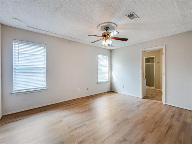 Building Photo - 2121 Northglen Dr