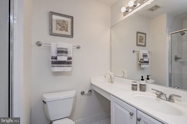 Building Photo - 1236 Harbor Island Walk