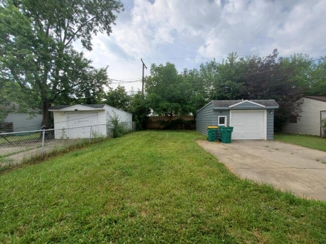 Building Photo - 16108 Edgewood Ave