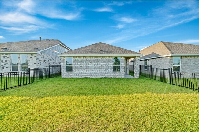 Building Photo - 27439 Sunterra Village Dr