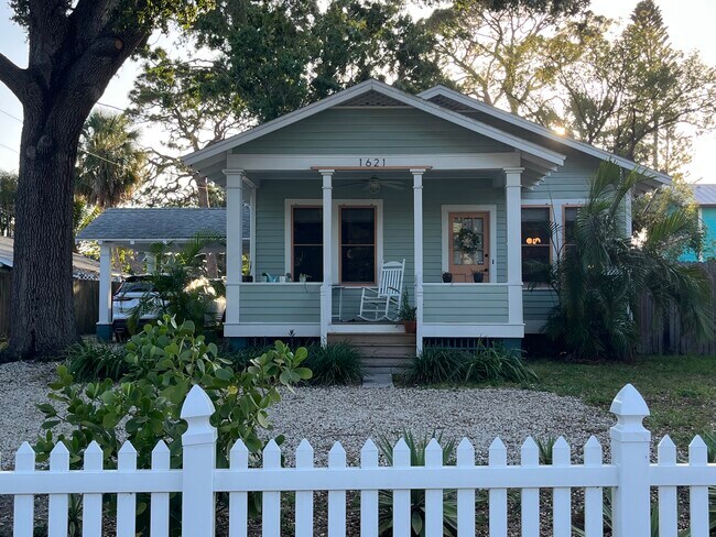 Primary Photo - 1621 Cocoanut Ave