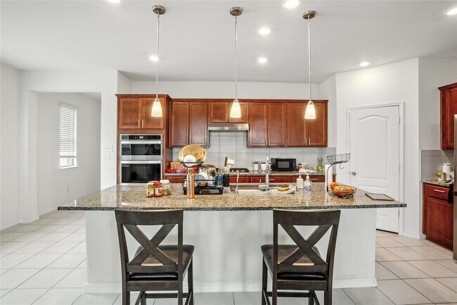 Building Photo - 604 Bronze Forest Dr