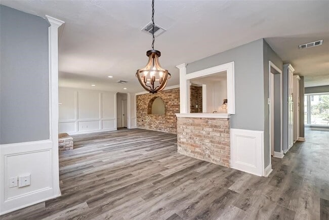 Building Photo - 3918 Stillview Dr