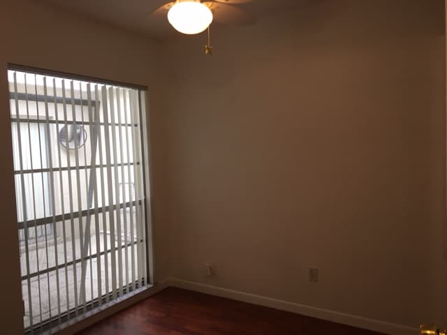 Room 1 - 1583 Amberlea Dr S