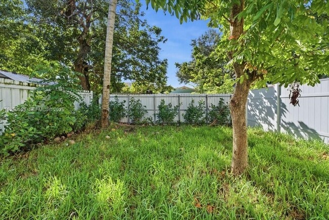 Building Photo - 1126 NW 28th St