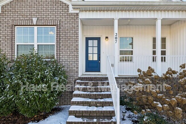 Building Photo - 207 Bedford Ct