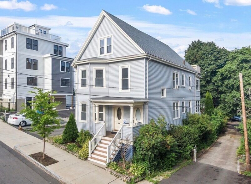 Building Photo - 10 Lambert Ave