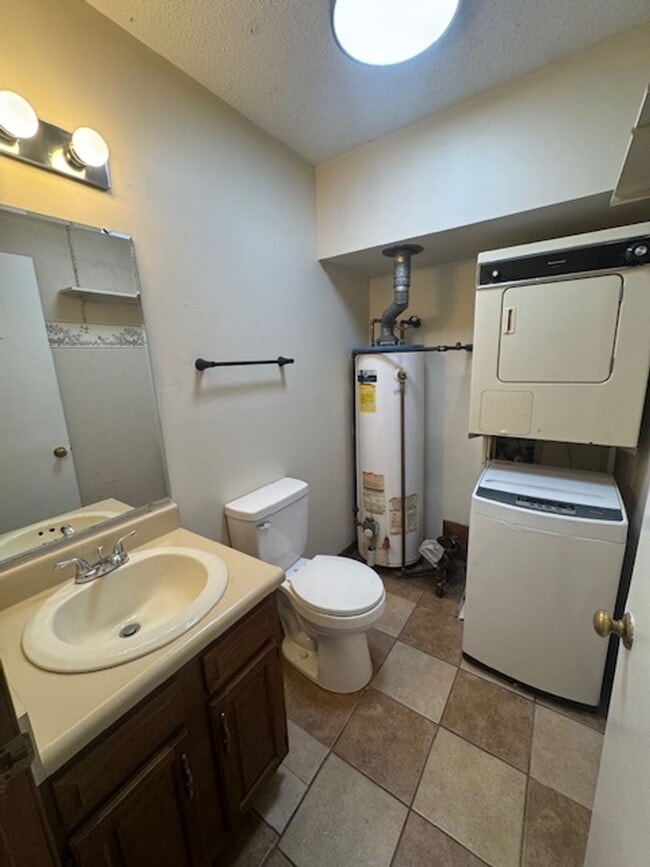 Building Photo - 2007 Hillside Ave