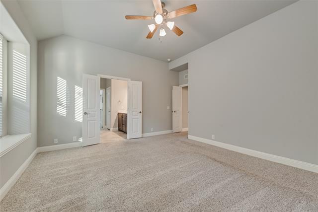 Building Photo - 500 Lakeview Dr
