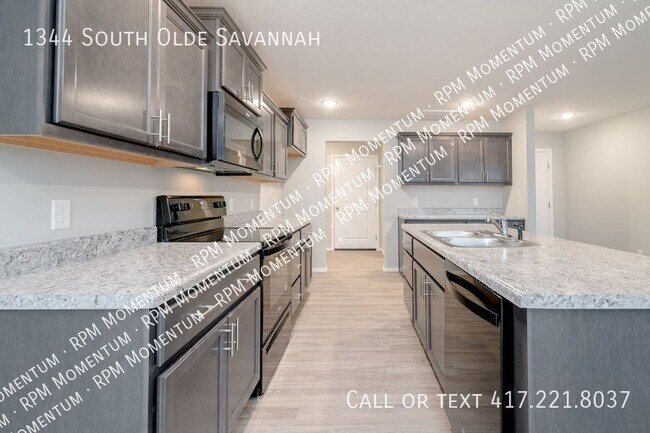 Building Photo - 1344 S Olde Savannah Ave