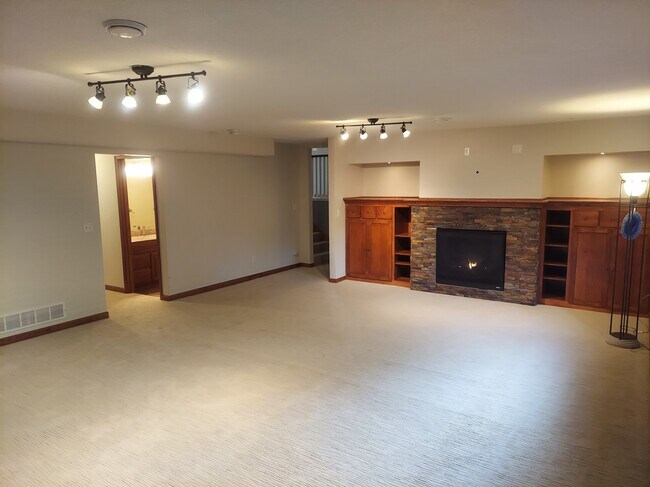 Building Photo - 5176 54th Ave NW