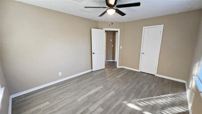 Building Photo - 4110 SE 11th St