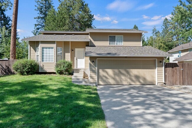 Primary Photo - Post Falls ID Multi-Level Home for Rent