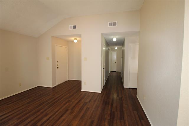 Building Photo - 2309 Lakeshore Ln