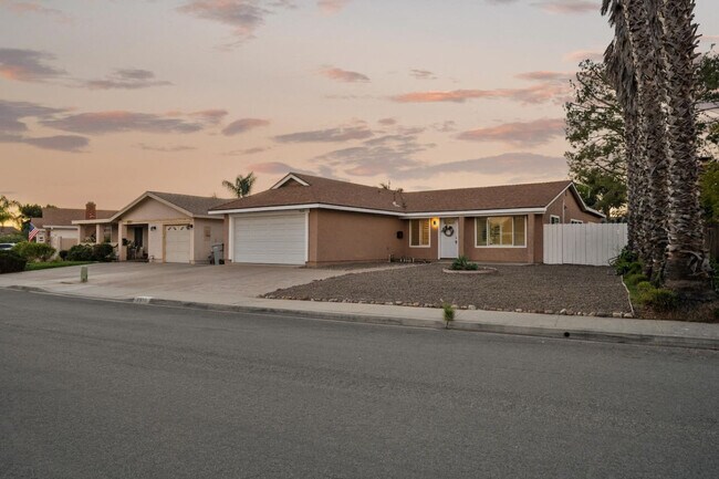 Building Photo - 7630 Andasol St