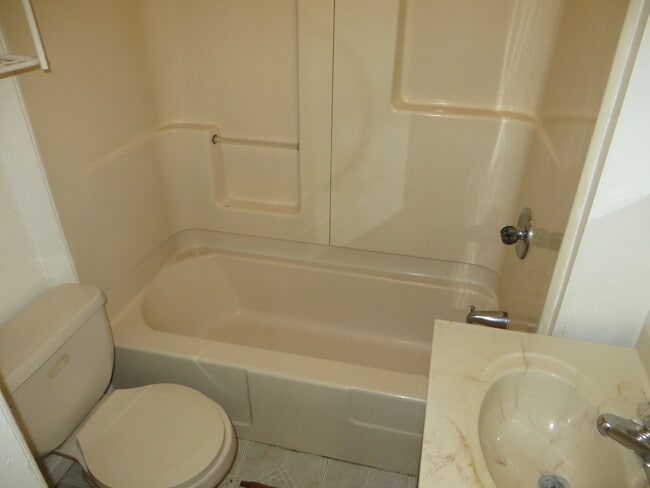 Building Photo - 1211 Fulton St