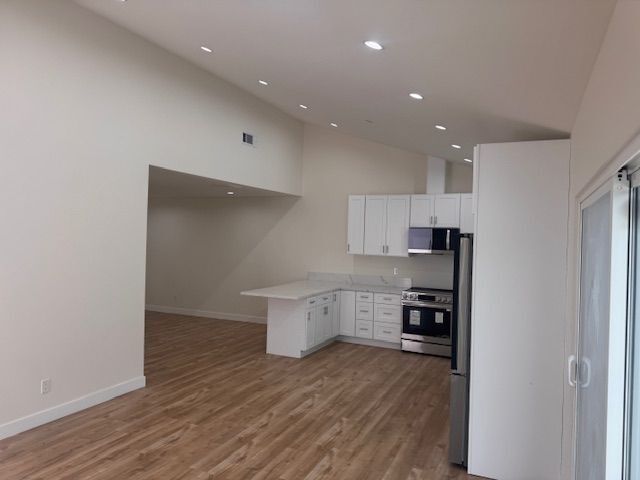 Building Photo - 15950 Cohasset St